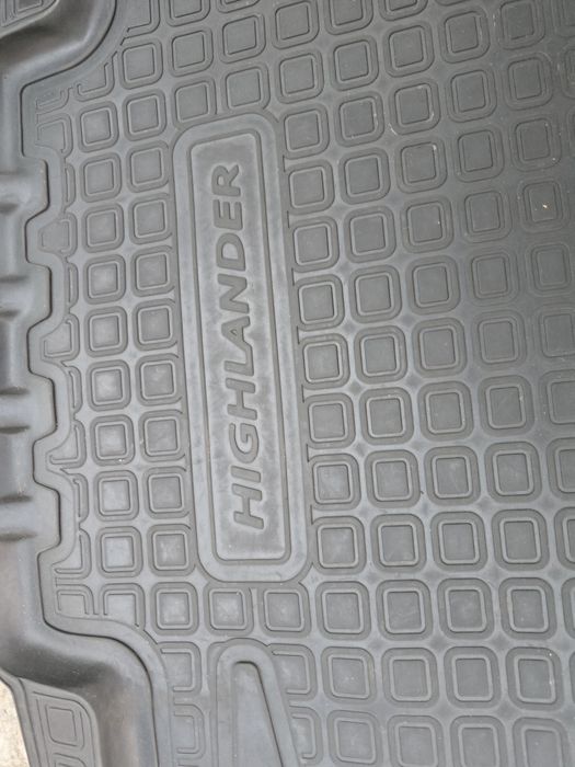 Полики Тойота Хайлендер 2014г