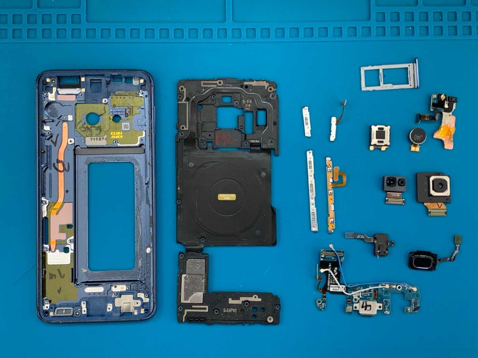 Samsung Galaxy S9 на части