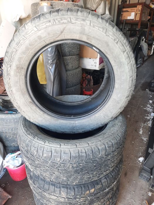 Продам комплект шин 265/60/18