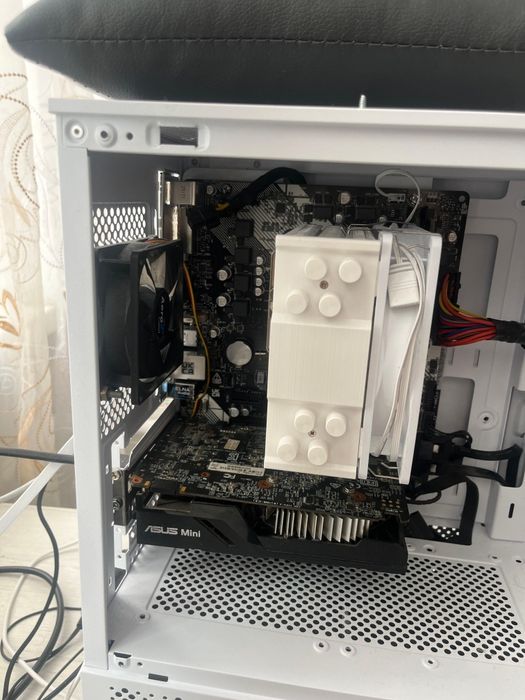 Процессор ryzen 5 5600 мать b450m