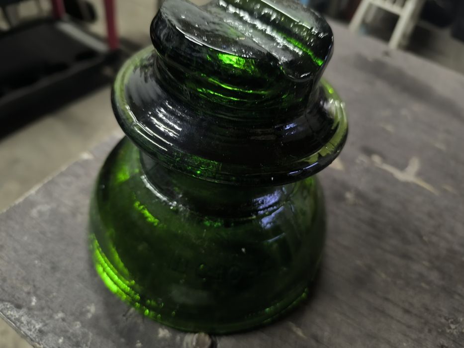 Продам изоляторы