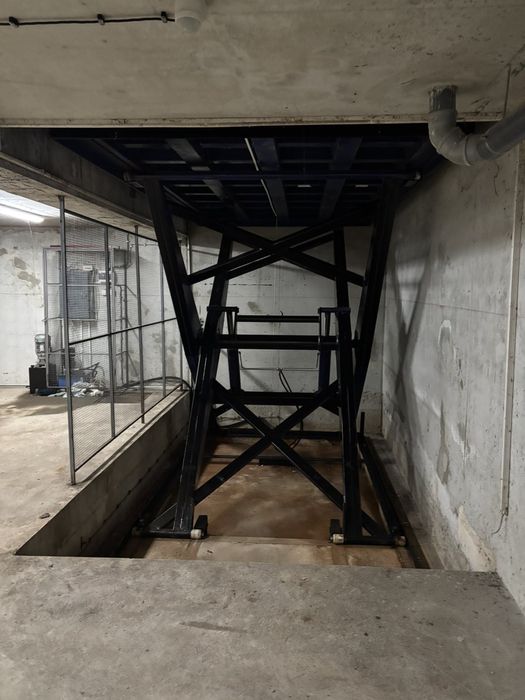 Продава се Гараж / Паркомясто в Варна, Спортна зала - 150 кв.м за 634 €/кв.м - Снимка #2