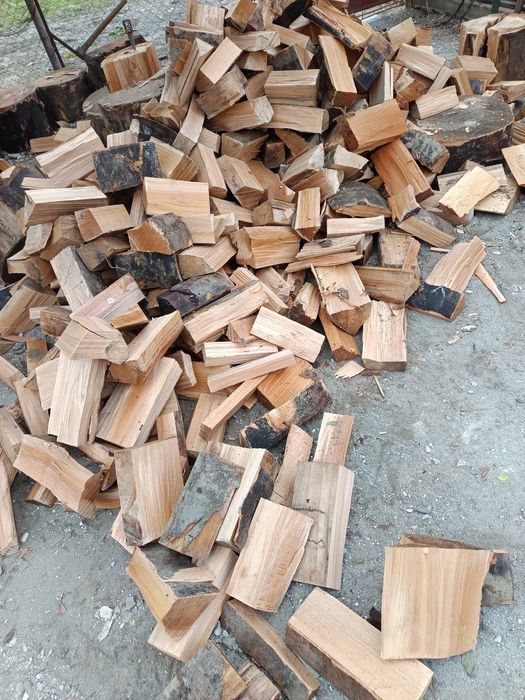 Lemne de foc la palet tăiate și crăpate avem fag,stejar,și salcam