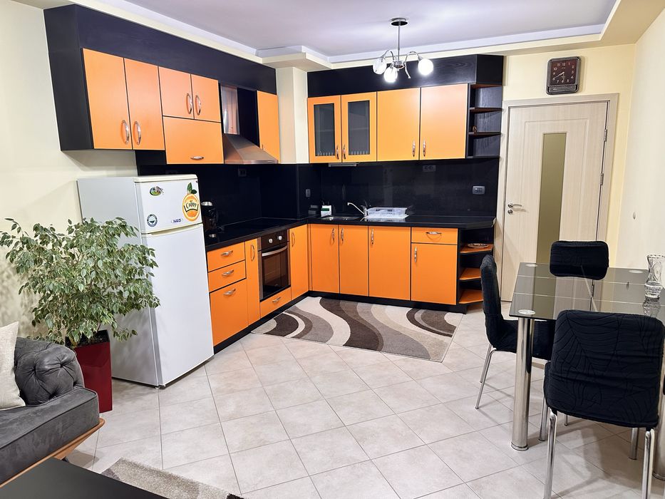 Дава се под наем Двустаен апартамент в Варна, Възраждане 1 - 70 кв.м за 448.8 € - Снимка #3