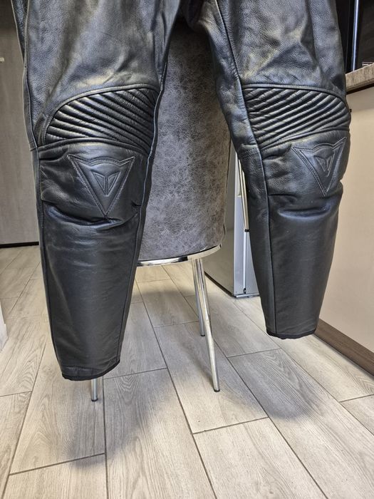 Pantaloni moto piele Dainese mărimea 46 (S-M)