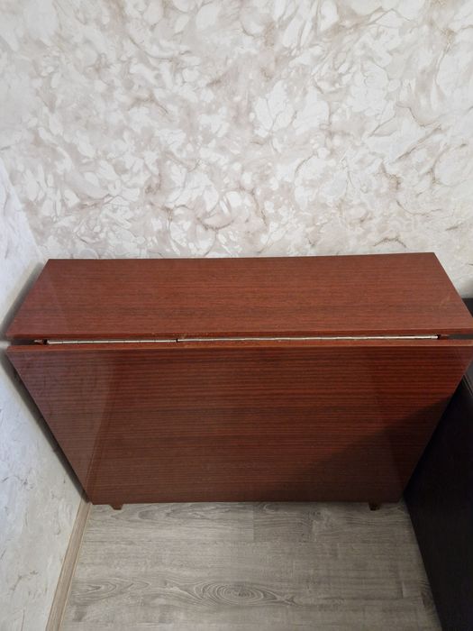 Стол тумба полированный