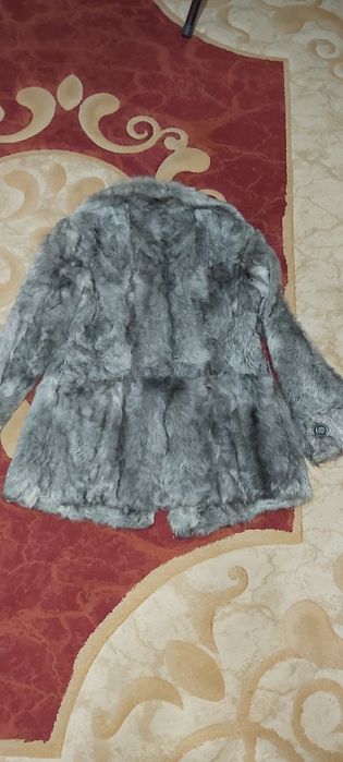 Vînd haină de damă fară defect !