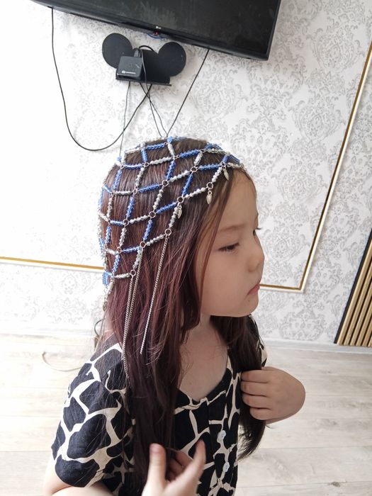 Әдемі тикалар ,косынка-ободоктар бар