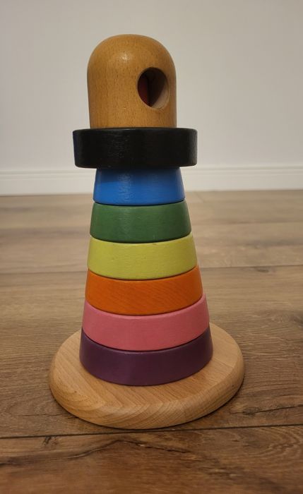 Joc IKEA cu inele din lemn