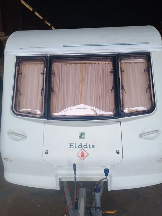 Продавам каравана елдис аванте 3.62м .Караваната е 2003г.