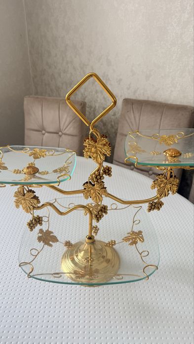 Продам посуду этажерку 2шт