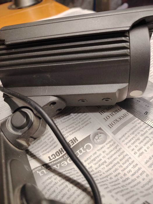 Продавам комплект 3 камери за вътрешно / външно видео наблюдение