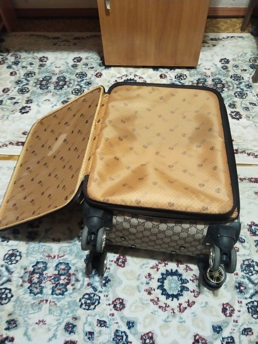 Сумка дорожная в отличном состоянии