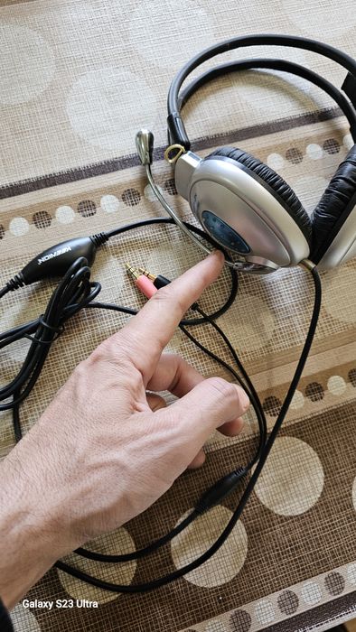 Чисто Нови Басови Слушалки подходящи за Затвор и Психодиспансер