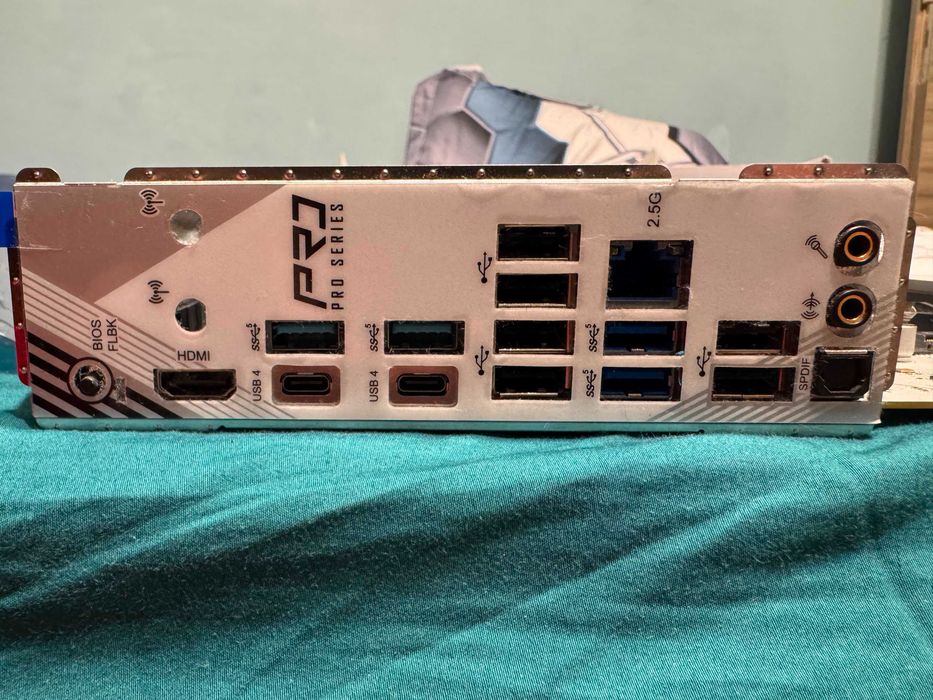 Placa de baza ASRock X870 Pro RS, AMD X870, AM5, ATX, DDR5 / garantie 2 ani.