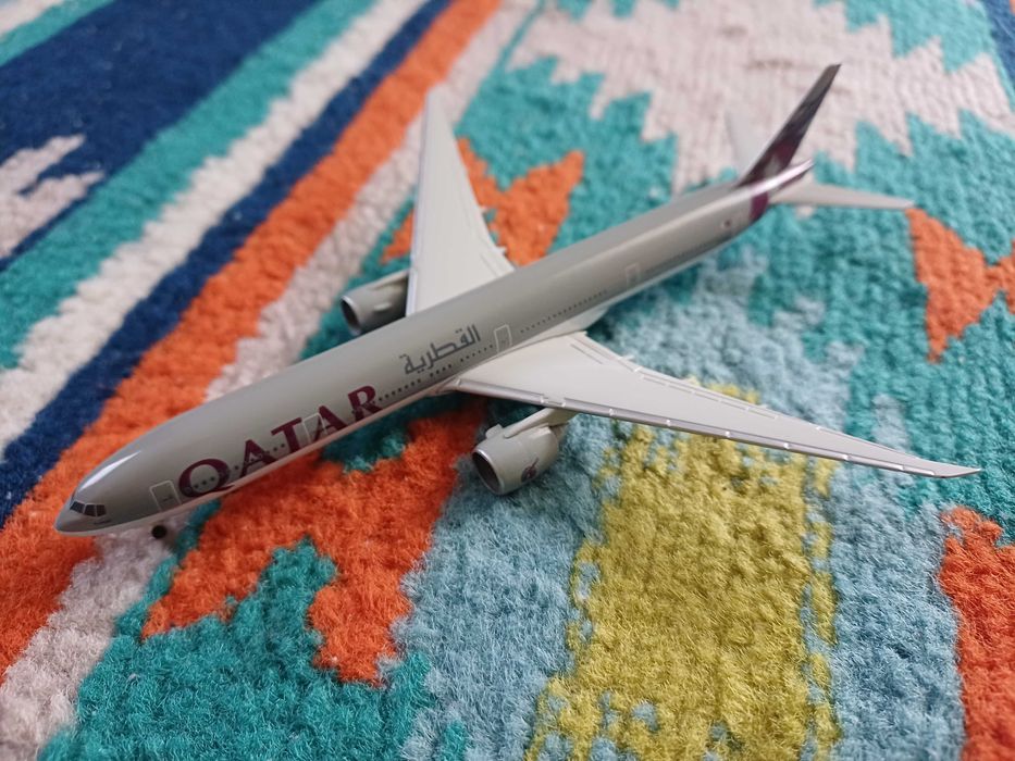 macheta avion jucarie