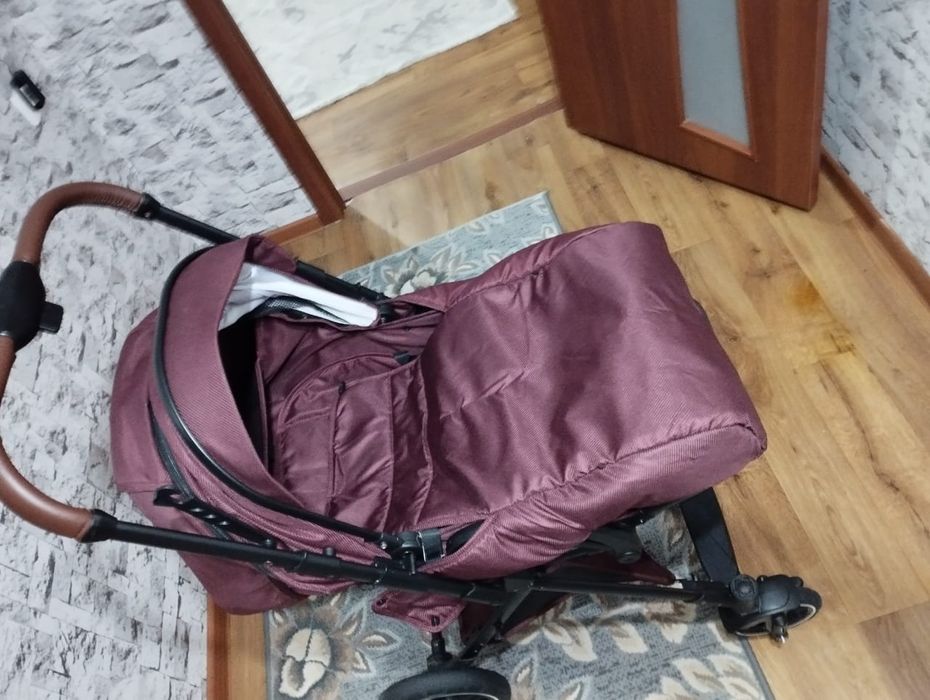 Срочно отличная коляска Teknum