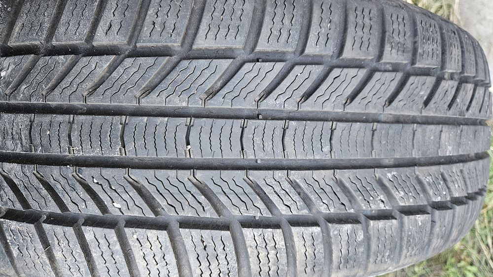 2бр гуми 235 65 17 дот 23 континентал