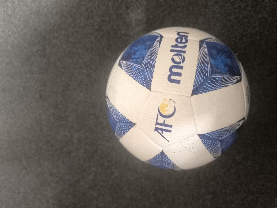 Molten yopishtirilgan