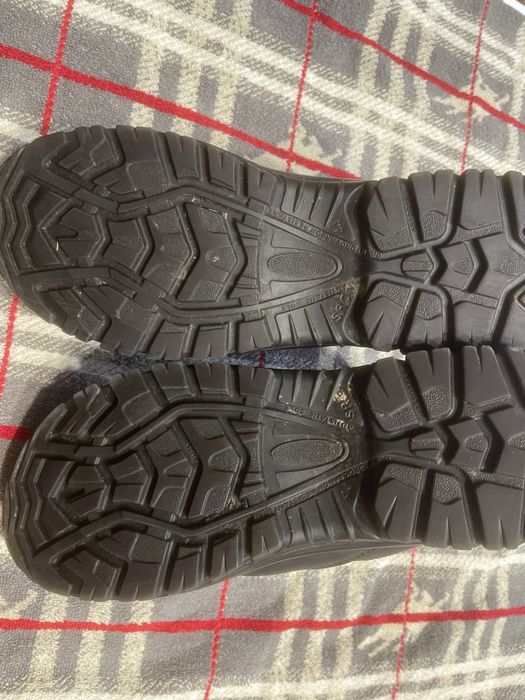 Работни боти с бомбе 44 номер-маслоустойчиви