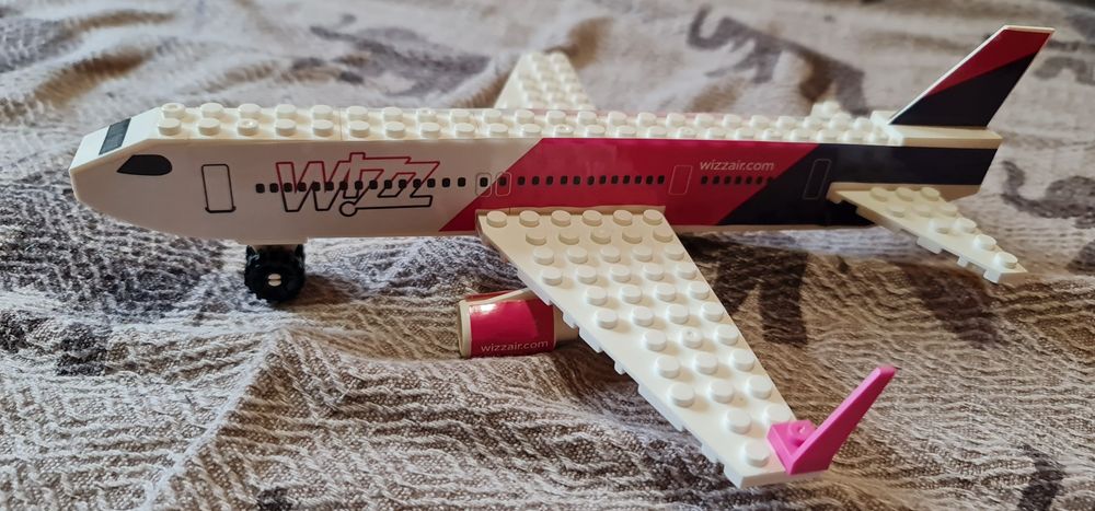 Wizz Air LEGO Macheta Avion