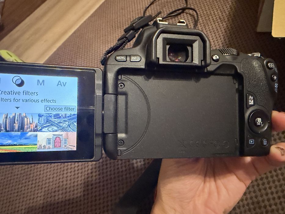 Canon 200 D DSLR