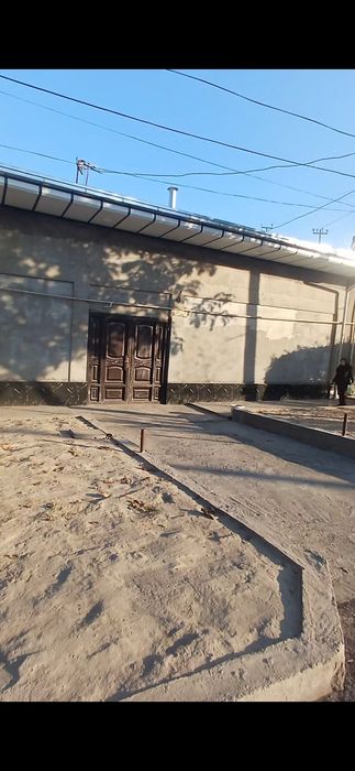 Uy sotladi  63.000$ 1sotugi yer narxda