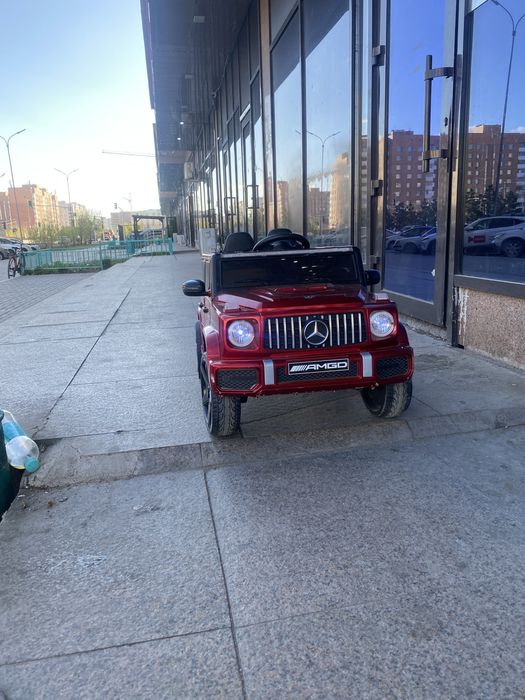 Продам машину с пултом