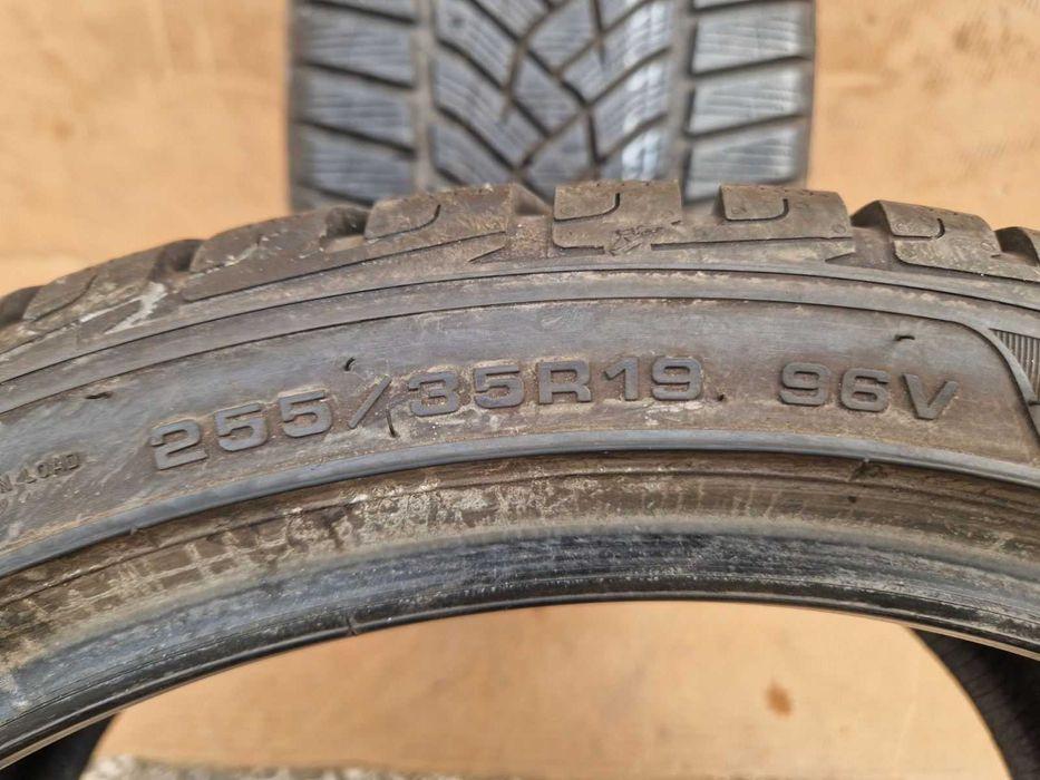 2 Goodyear R19 255/35
Зимни гуми 
DOT4019
