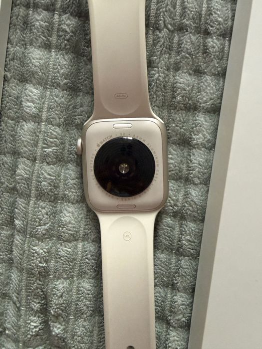 Apple Watch SE(gen 2) 44mm Starlight