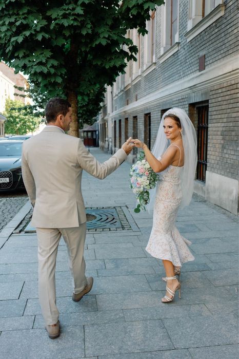 Vand rochie mireasa si costum mire, plus accesorii