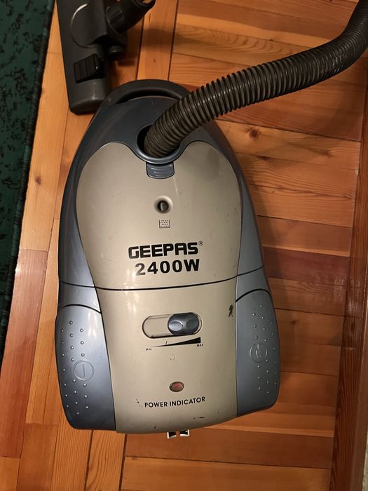 Продаётся Пылесос GEEPAS