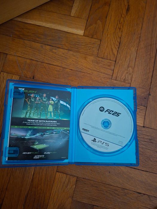 Игра Fc25 за ps5 + метална кутия