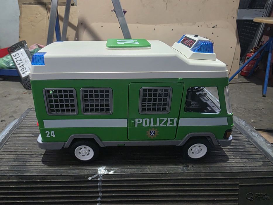 Vand 2 masinute de colectie