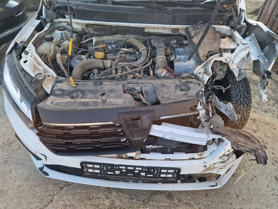 Logan 2021 GPL avariat