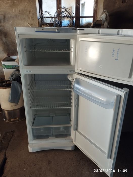 Холодильник Indezit