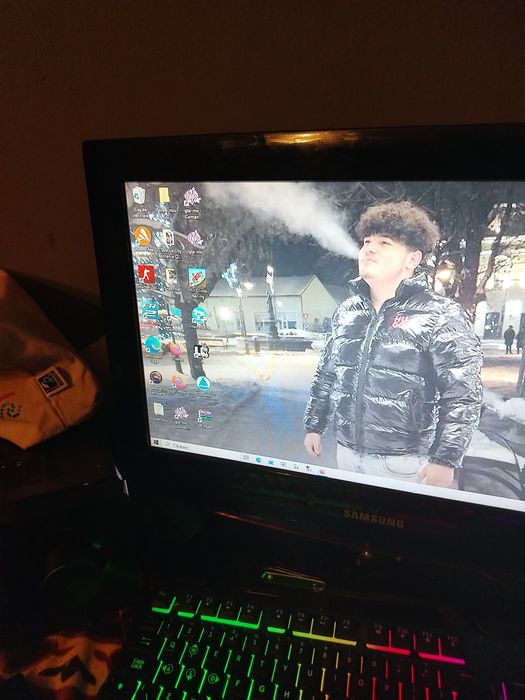 Leptop 263 gb foarte comod