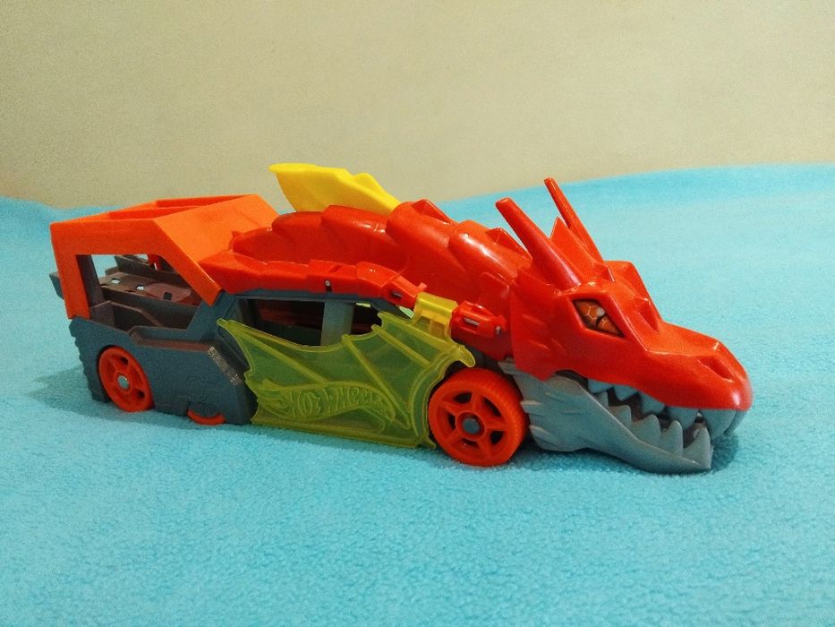 Hot wheels  автовоз дракон