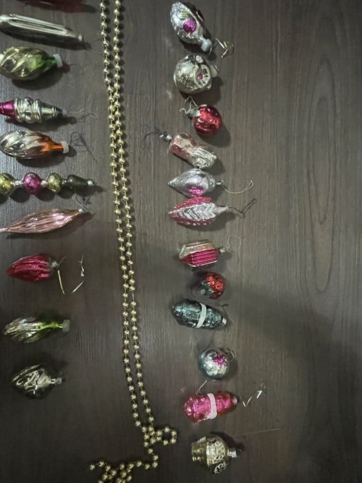 Елочные игрушки , советские , целые , стеклянные и ватные