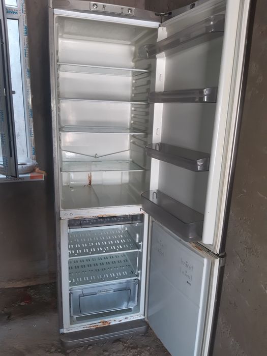 Холодильник бу. Аристон 2х камерный