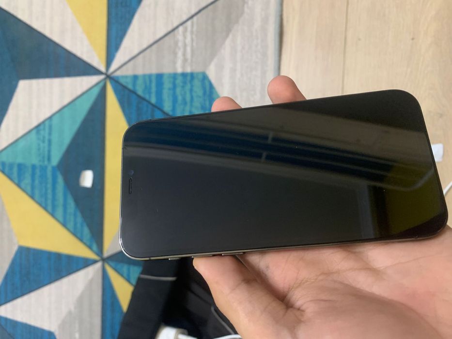 обменяю или продам айфон 12 про