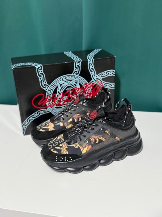 Versace chain reaction