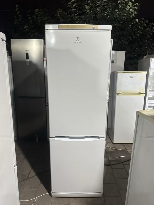 Indesit холодильник