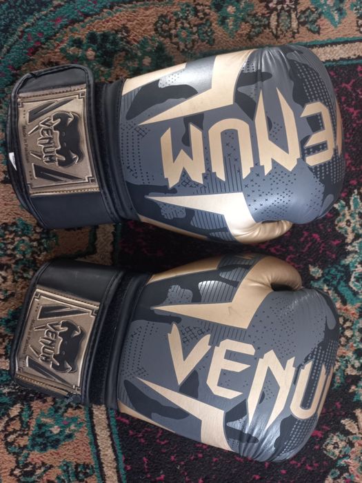 Боксёрские перчатки