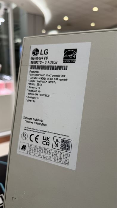 LG Notebook Gram Pro 16 inch - Ultra 7 - 32GB Ram - 2TB - Sigilat