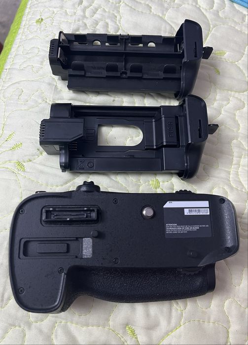 Battery Grip Nik710BN