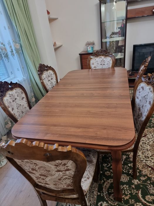 Продам стол и 6 стульев
