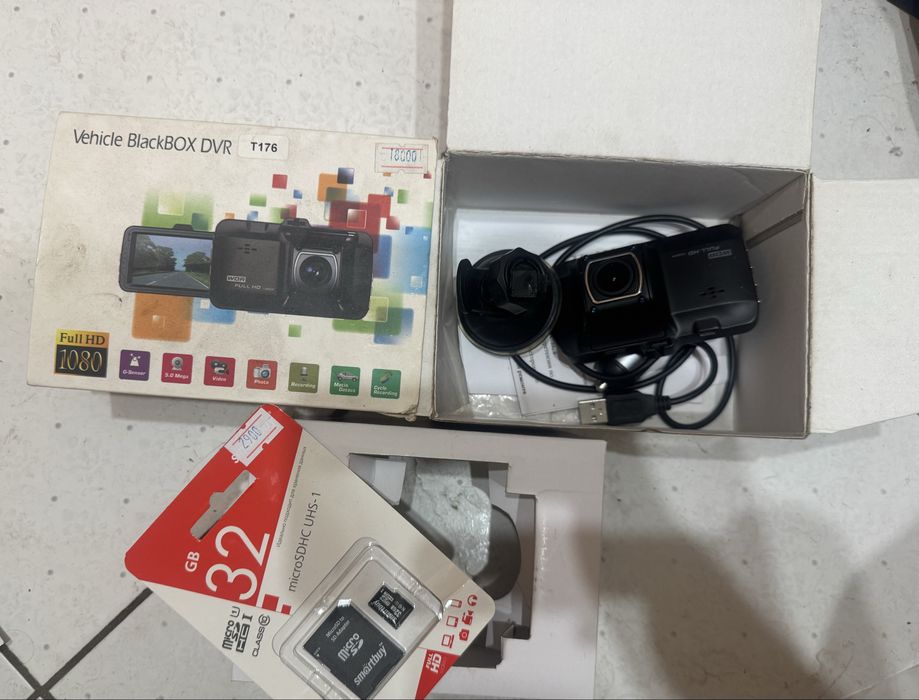 Видеорегистратор Vehicle BlackBOX DVR T176