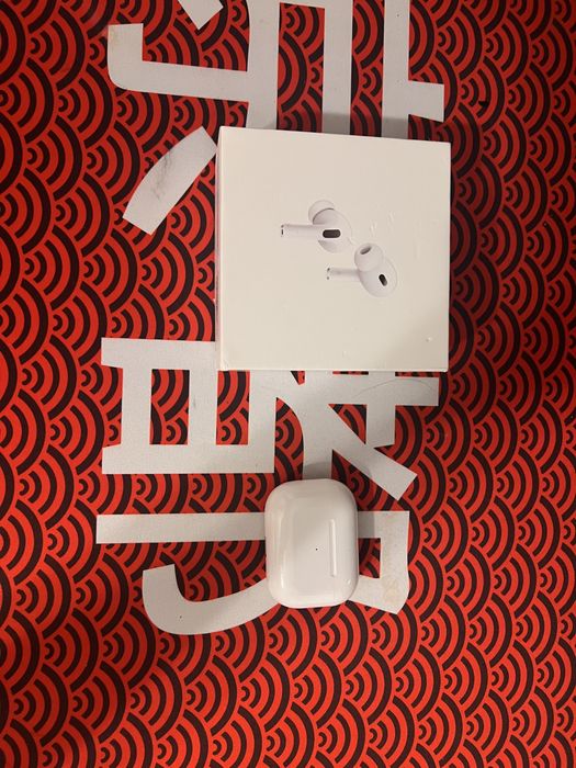 Vând AirPods pro (2nd generation)