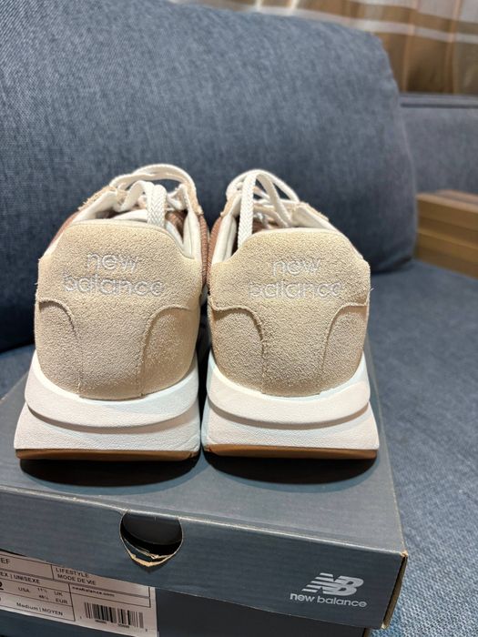 New Balance u370